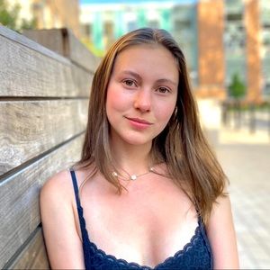 Meet your Posher, Olivia